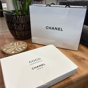 Chanel Coco Mademoiselle White Gift box